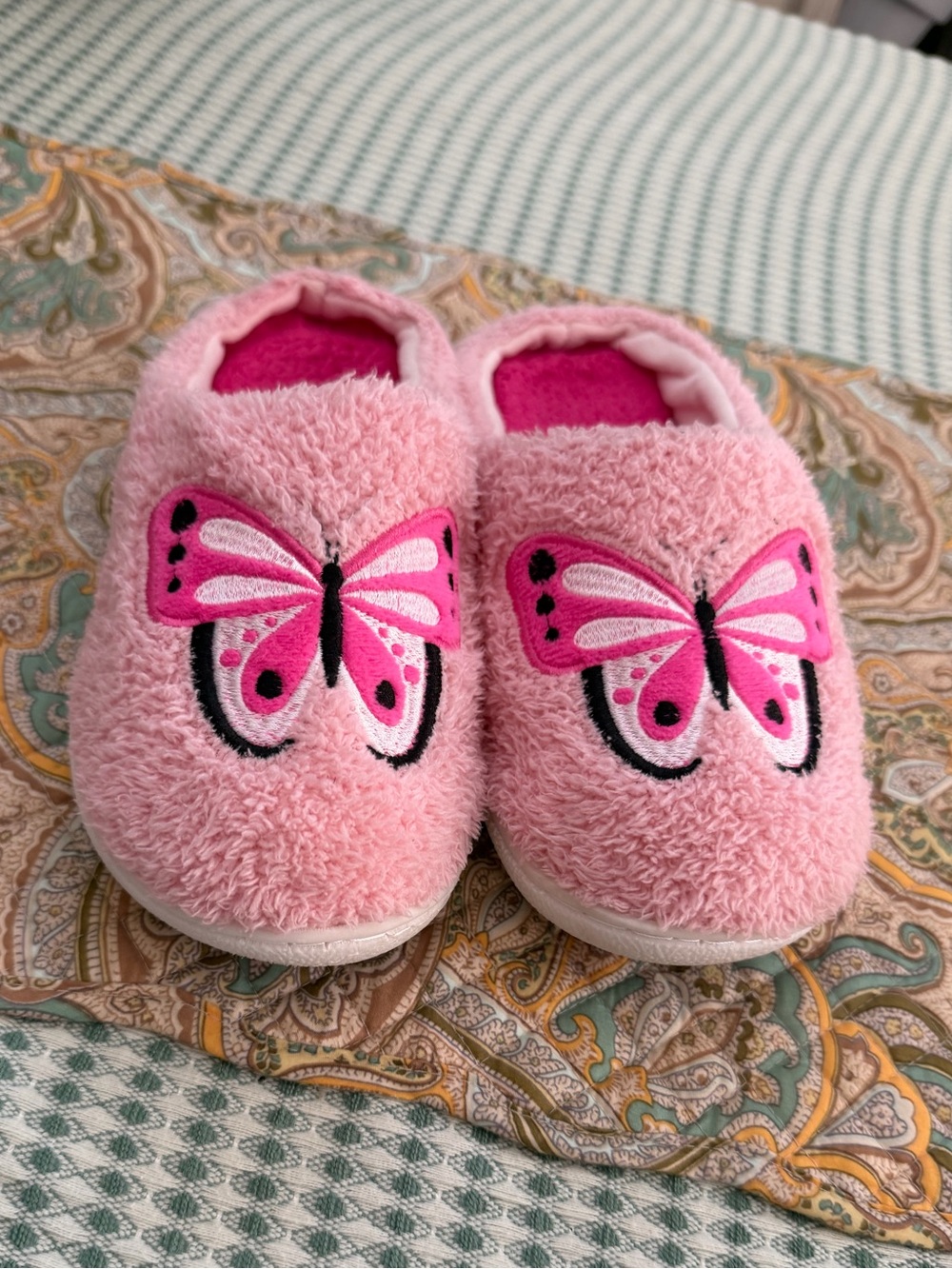 Vintage Y2K Women’s Butterfly Fuzzy Slippers Size Small 5/6